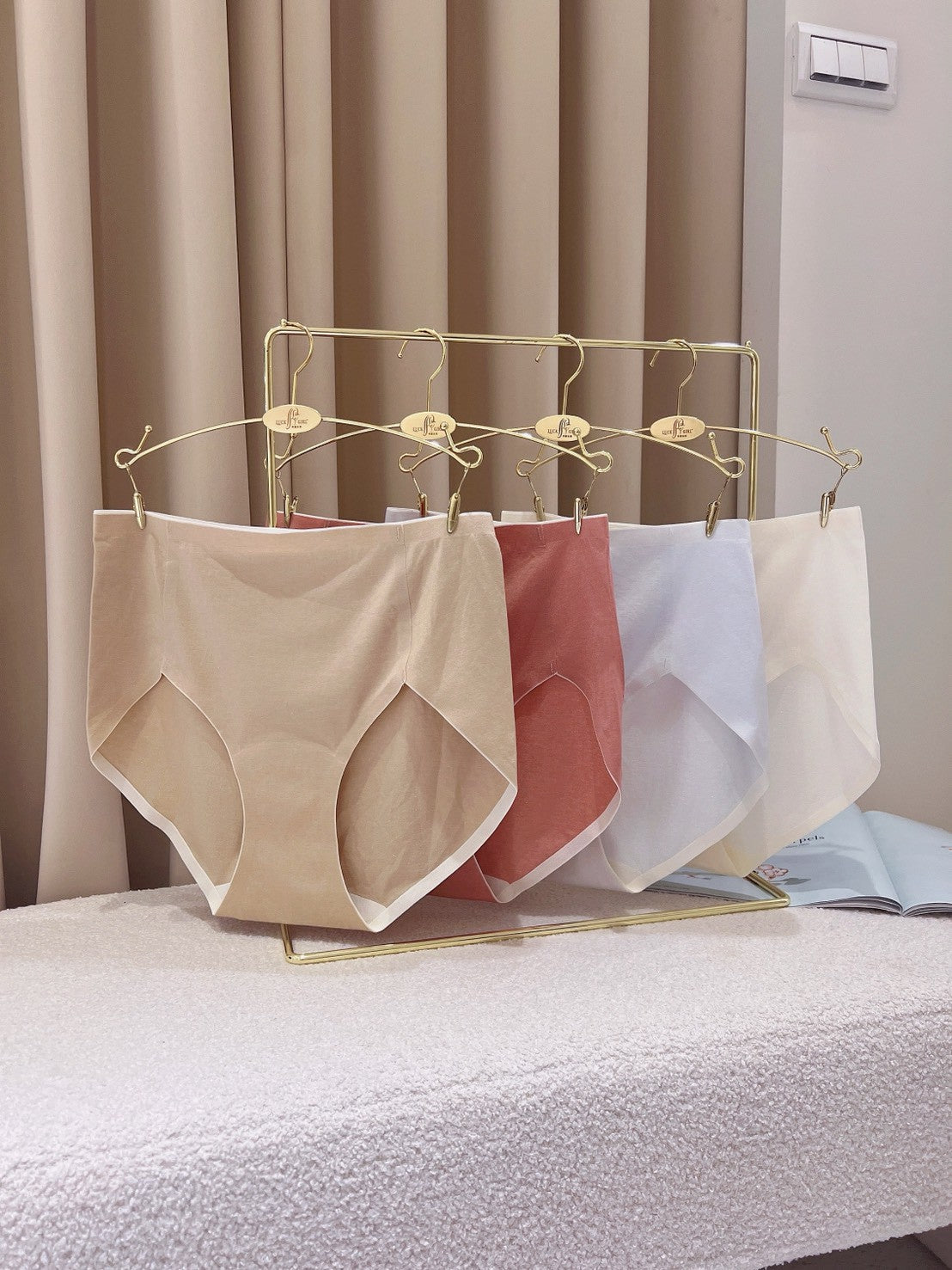 無痕素面開衩內褲 四色 XL~3XL