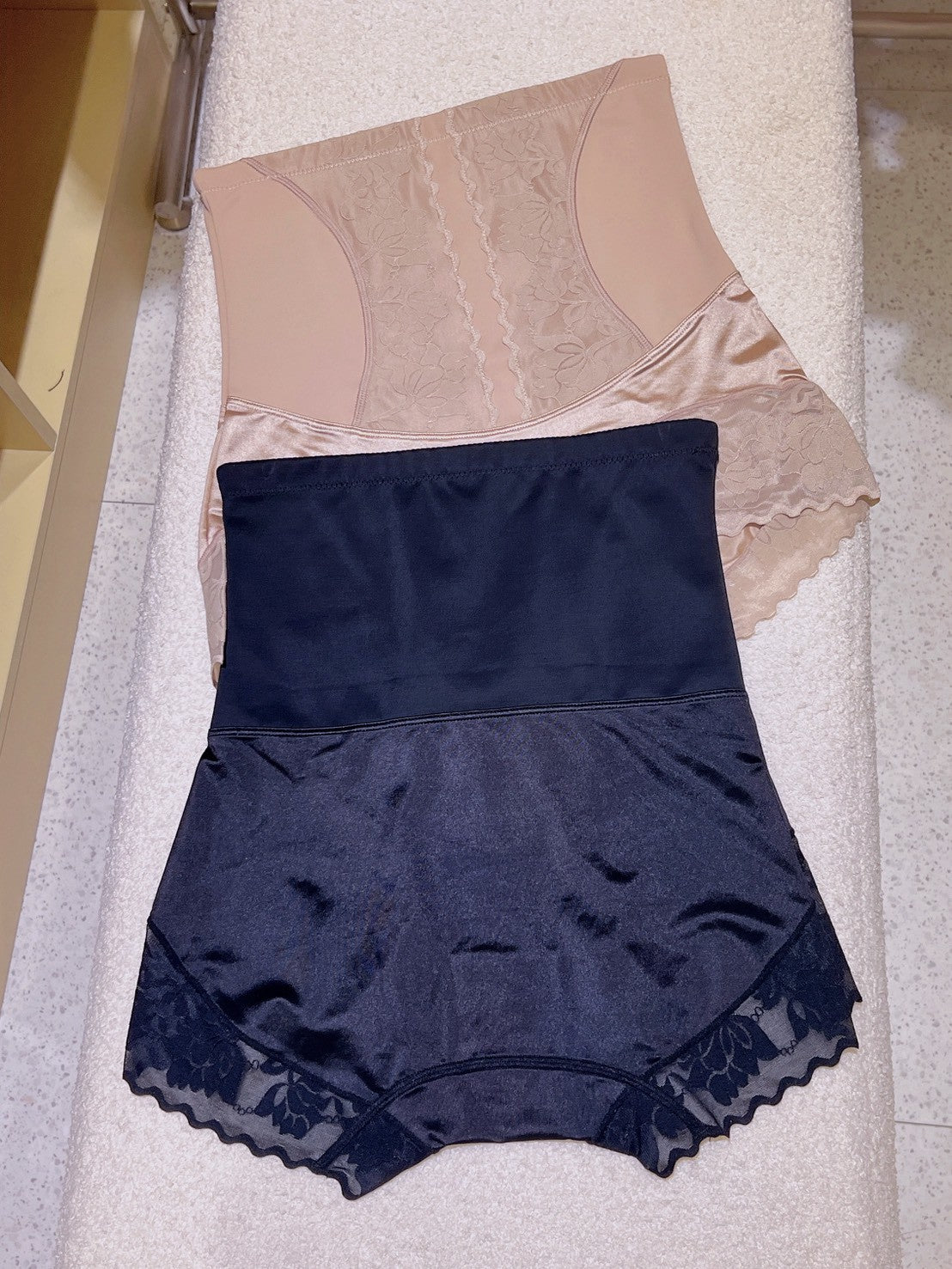 收腹蕾絲高腰塑身內褲 兩色 M~2XL