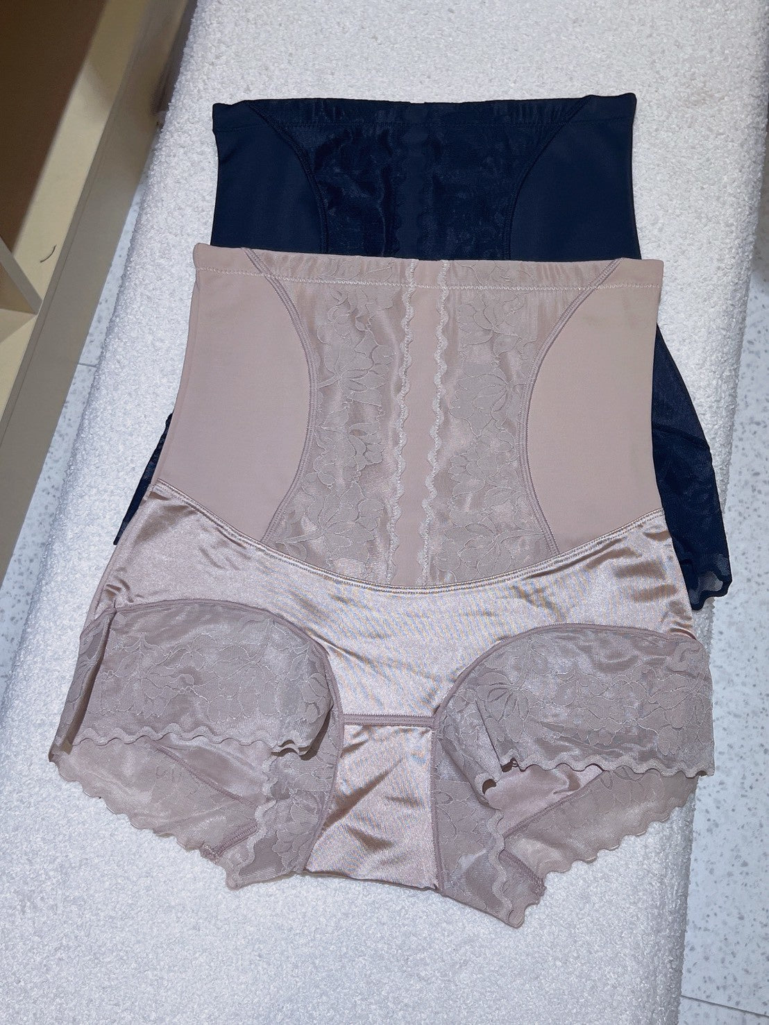 收腹蕾絲高腰塑身內褲 兩色 M~2XL