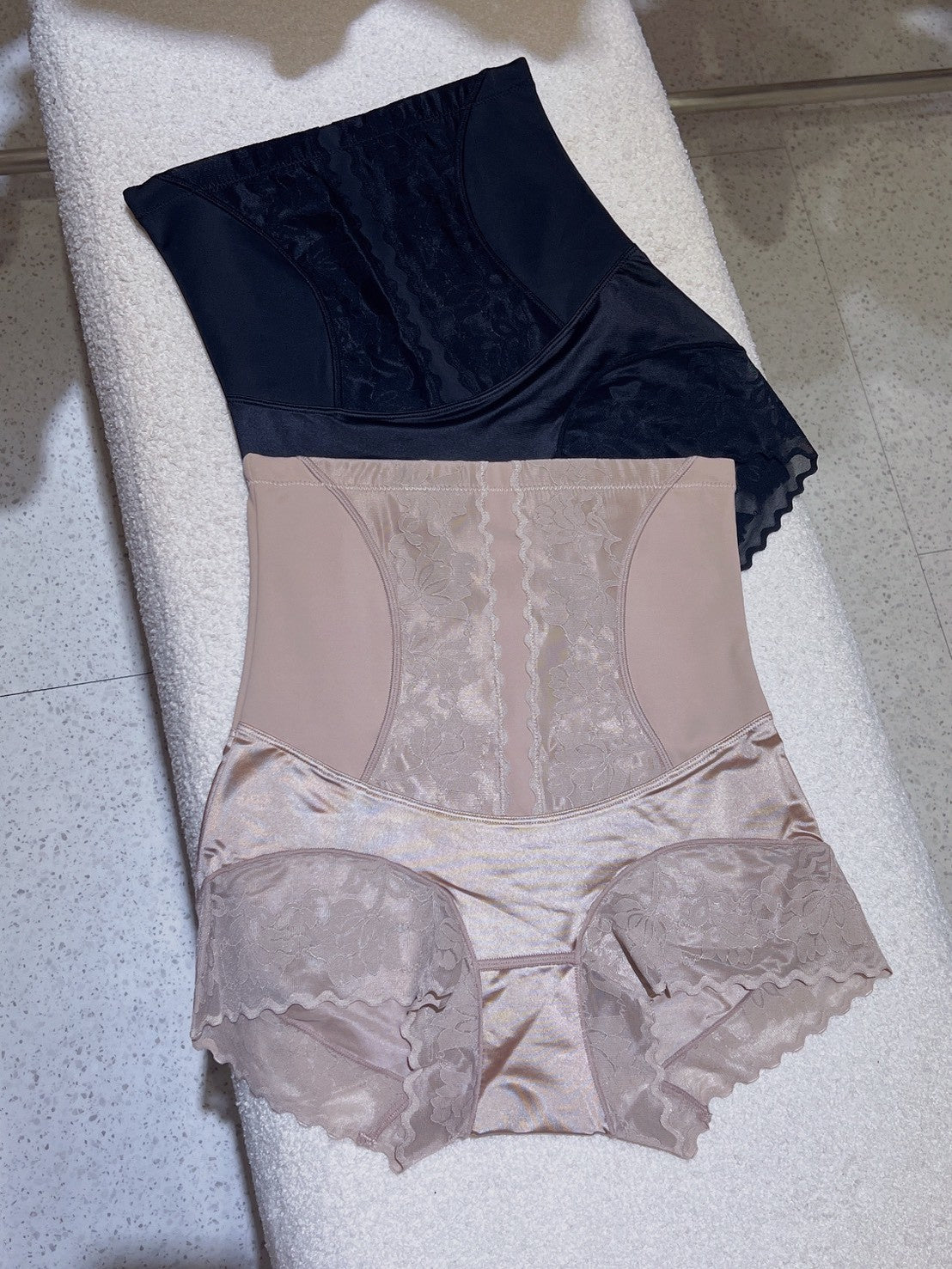 收腹蕾絲高腰塑身內褲 兩色 M~2XL