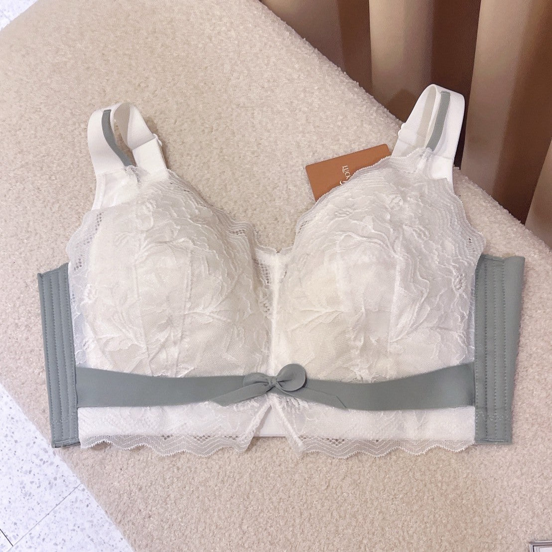 【夢語】 無鋼圈超薄乳膠大罩杯調整型內衣 C~J杯 青玉白