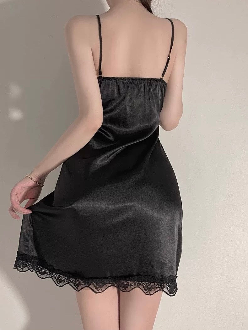 L013 優雅柔軟冰絲綢睡裙 性感黑 M~XL